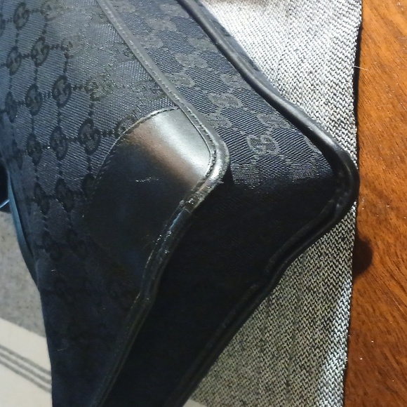 Authentic Gucci Black Hand Bag - Picture 6 of 16